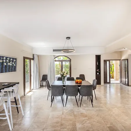 Willa Sunnyvillas: 4br Seafront Villa*private Pool*bw44 *